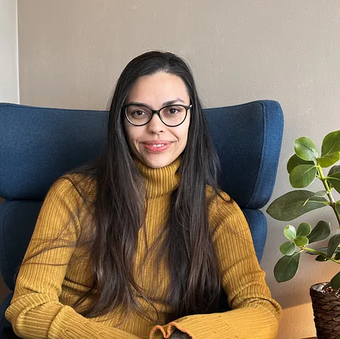 Administrativ medarbeider Tine Berg-Olsen ved Klinikk for krisepsykologi i Bergen.